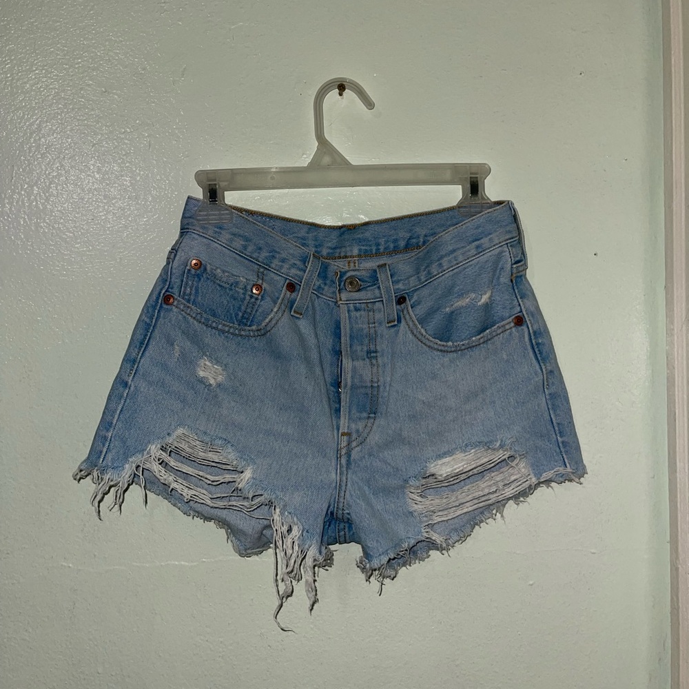 Levi 501 shorts size 26